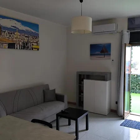 Station Apartment *